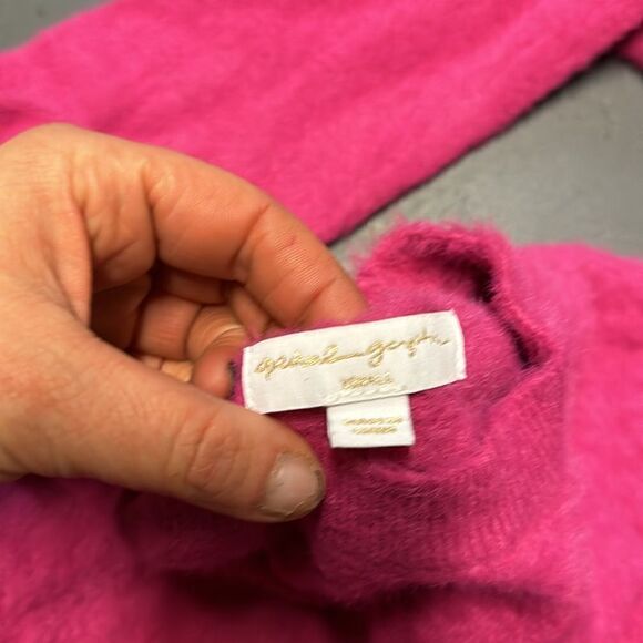 small Madeline Cozy Crew Sweater in Fuchsia
Spiritual Gangster Fuchsia - Picture 3 of 4